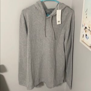 Men’s gray Vince sweater new with tags